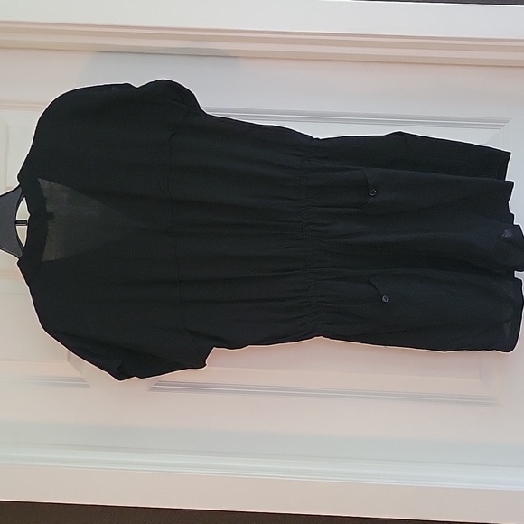 Cute short romper, side pockets and button rear pocket - Picture 4 of 5